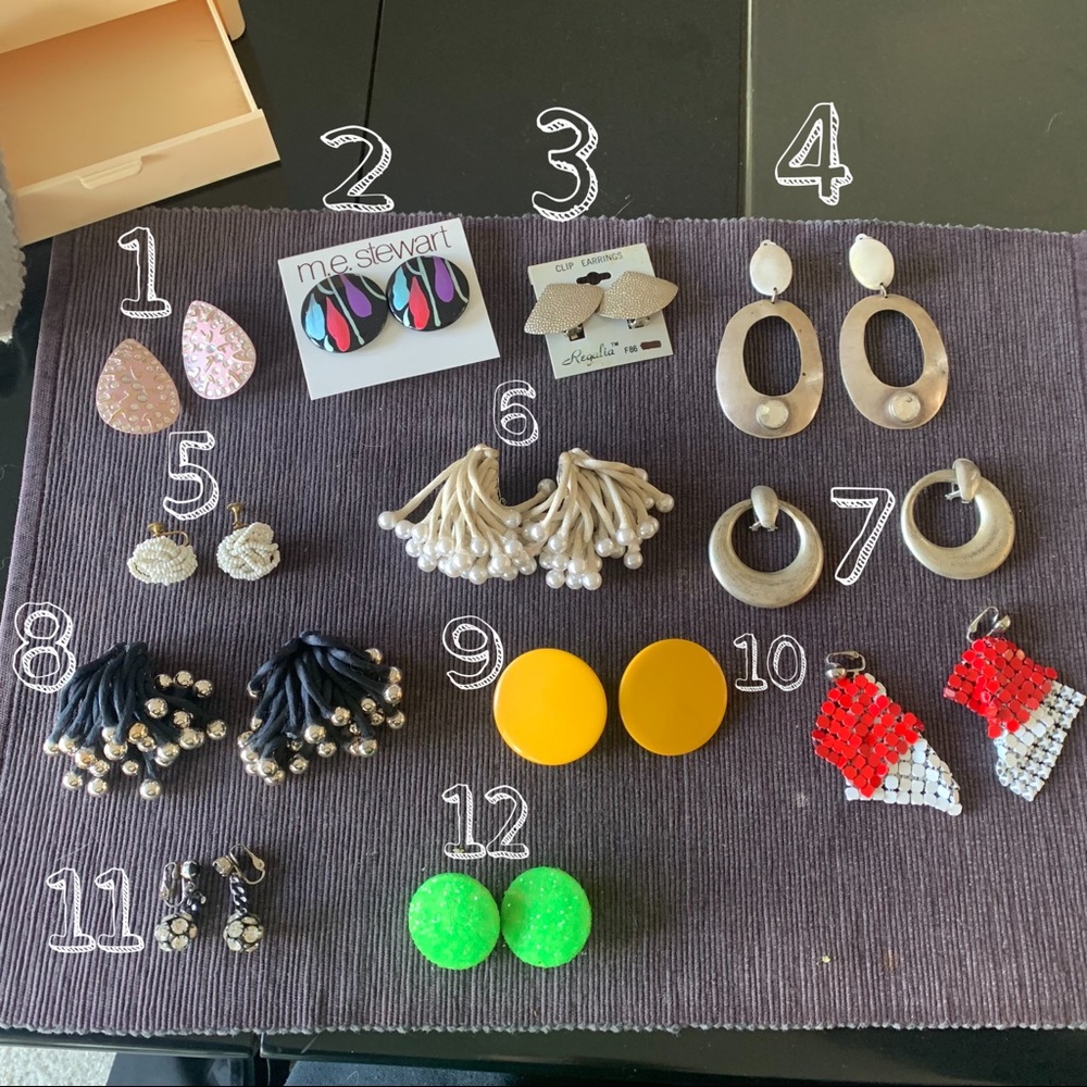 VINTAGE CLIP ON EARRINGS